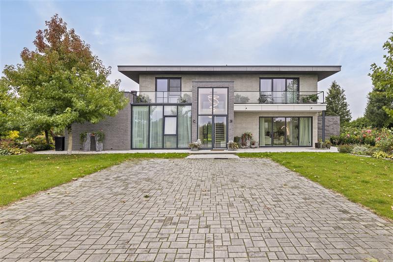 Huis Kloosterbos 16 in Almere