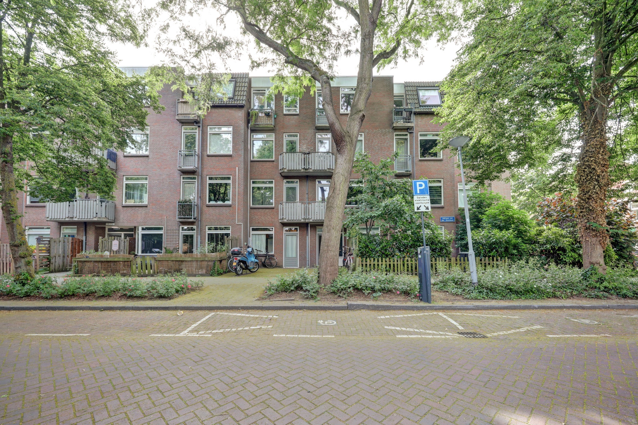 Appartement Adriaen van der Doeslaan 119 D in Rotterdam