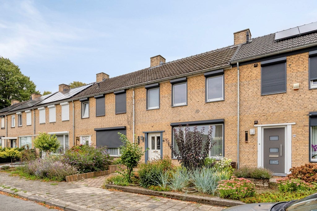 Tussenwoning te koop: Cramer van Brienenstraat 97, Maastricht