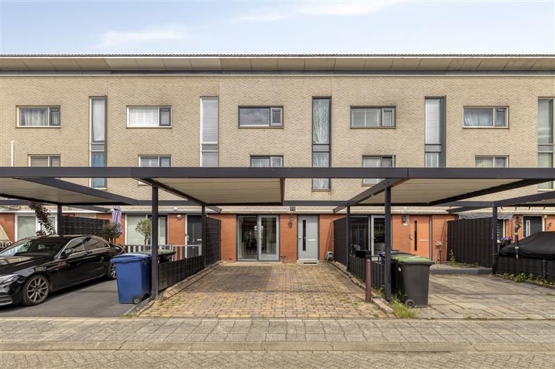 Huis Woestduijnstraat 77 in Almere