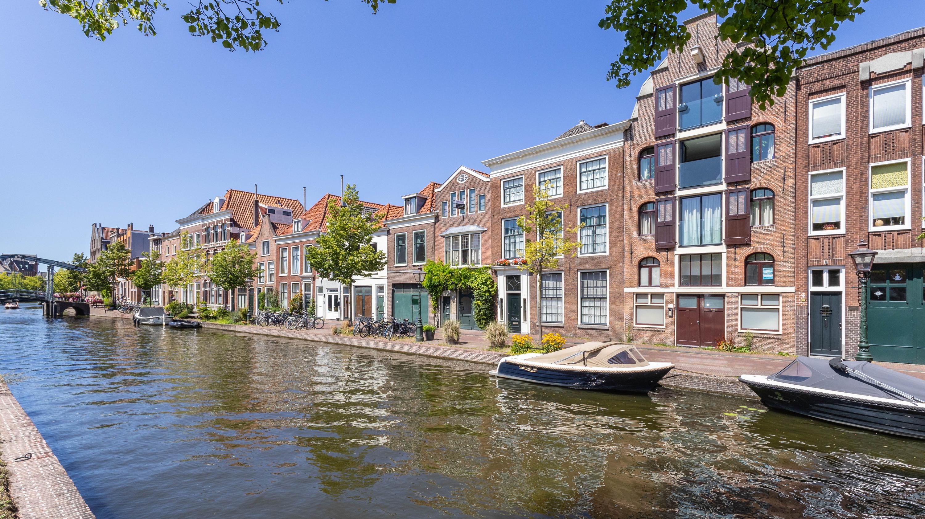 Appartement te huur: Oude Rijn 90C, Leiden