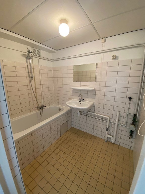 Woning te huur: Kruiskade, Rotterdam