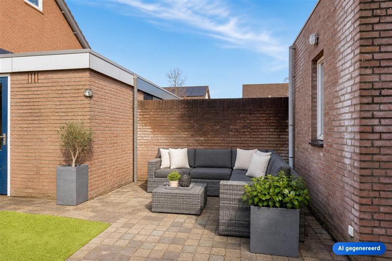 Tussenwoning te koop: Eburonenhof 27, Weert