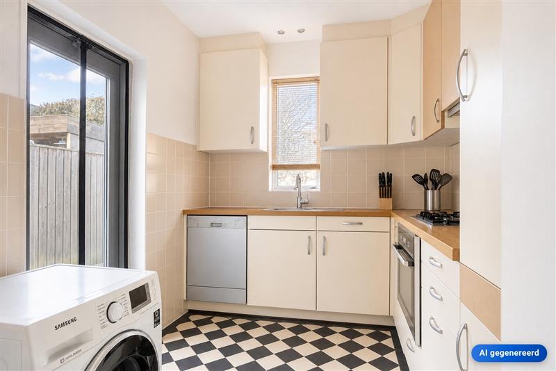 Tussenwoning te koop: Eburonenhof 27, Weert