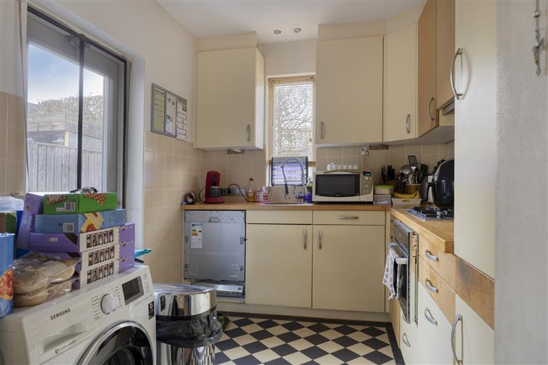 Tussenwoning te koop: Eburonenhof 27, Weert