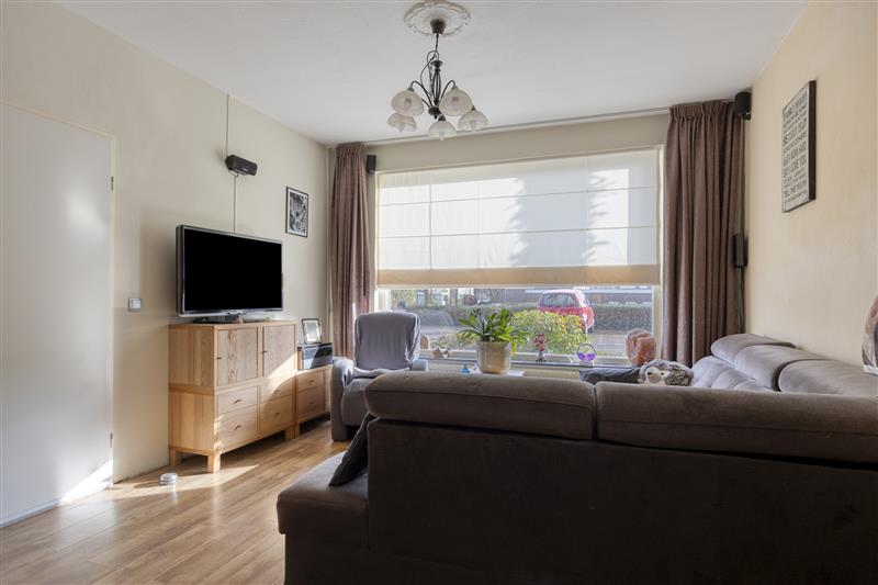 Tussenwoning te koop: Eburonenhof 27, Weert