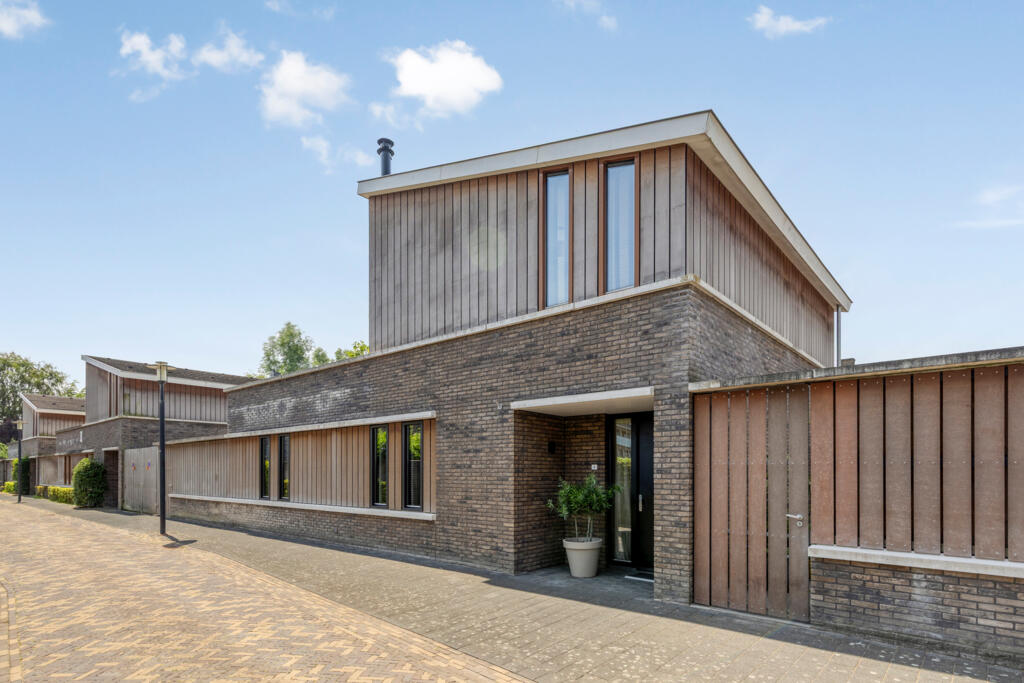 Huis Architect Aartsplein 4 in Rijen