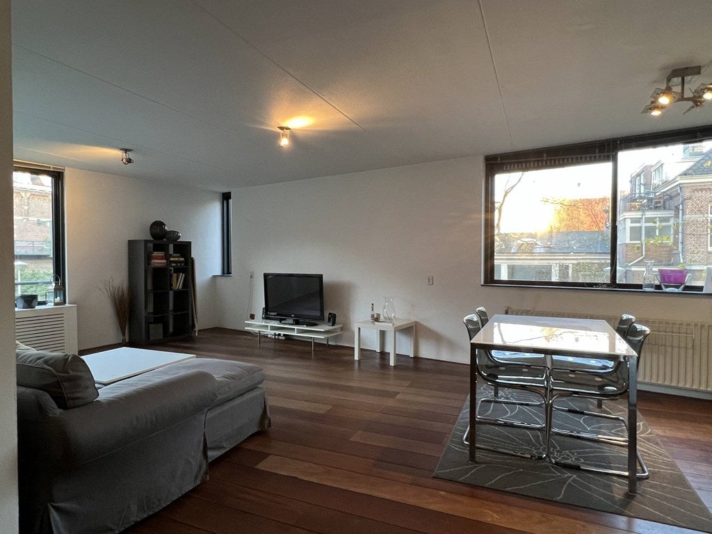 Flat Oetewalerstraat 21