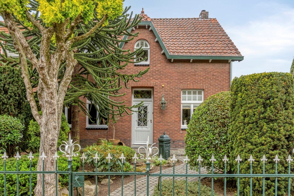 Twee-onder-één-kap te koop: Rijksweg Noord 7, Echt