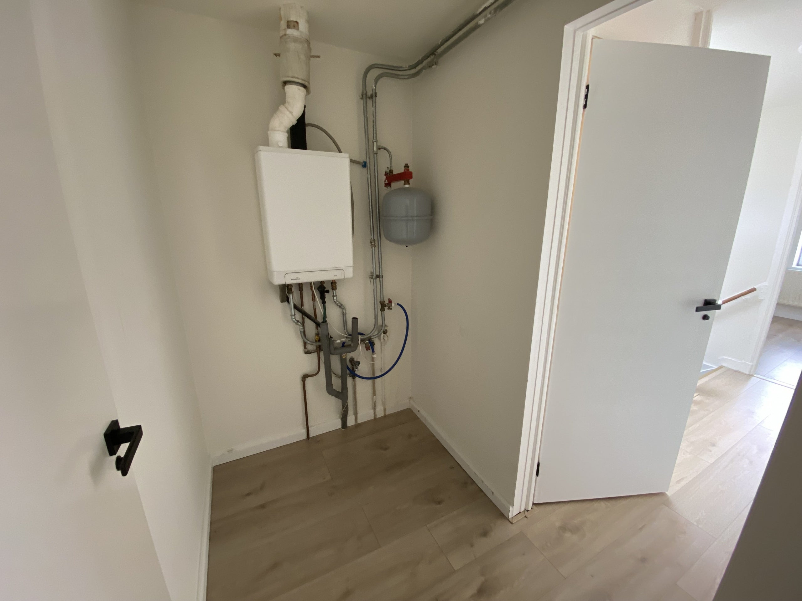 Kamer te huur: Ampèrestraat, Schiedam
