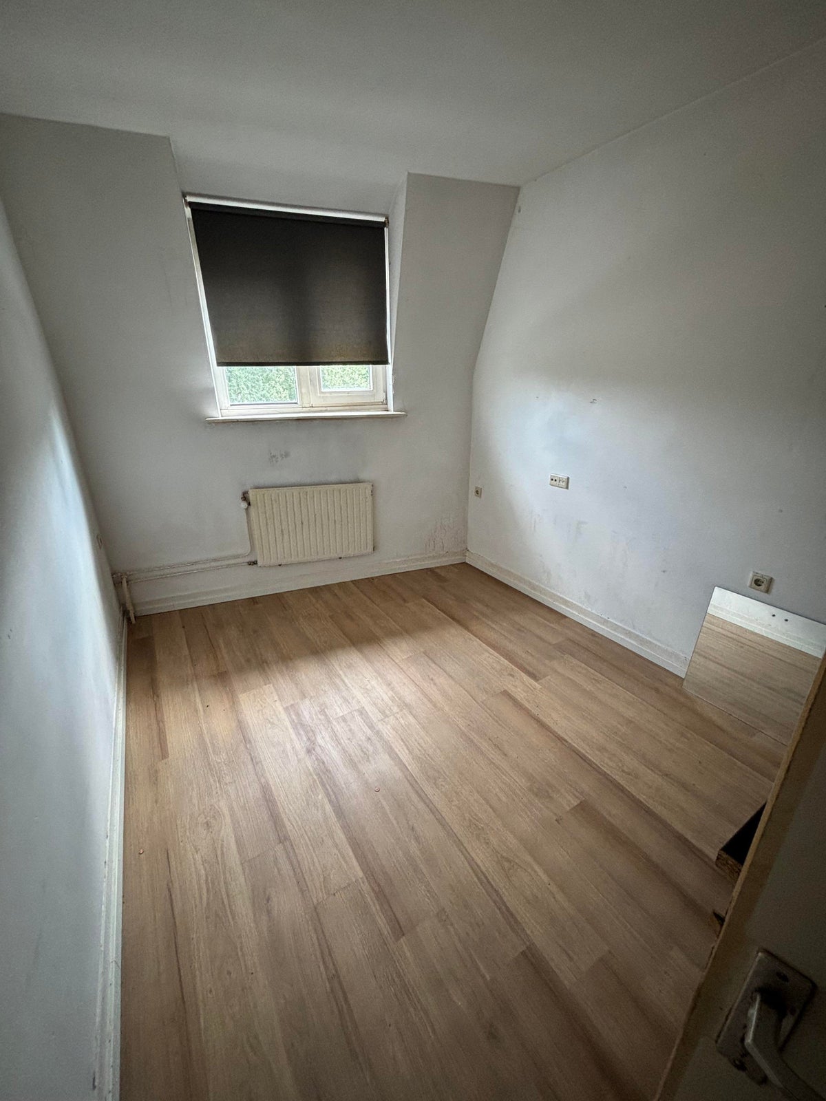 Kamer aan de Schaesbergerweg in Heerlen (6415 AD)