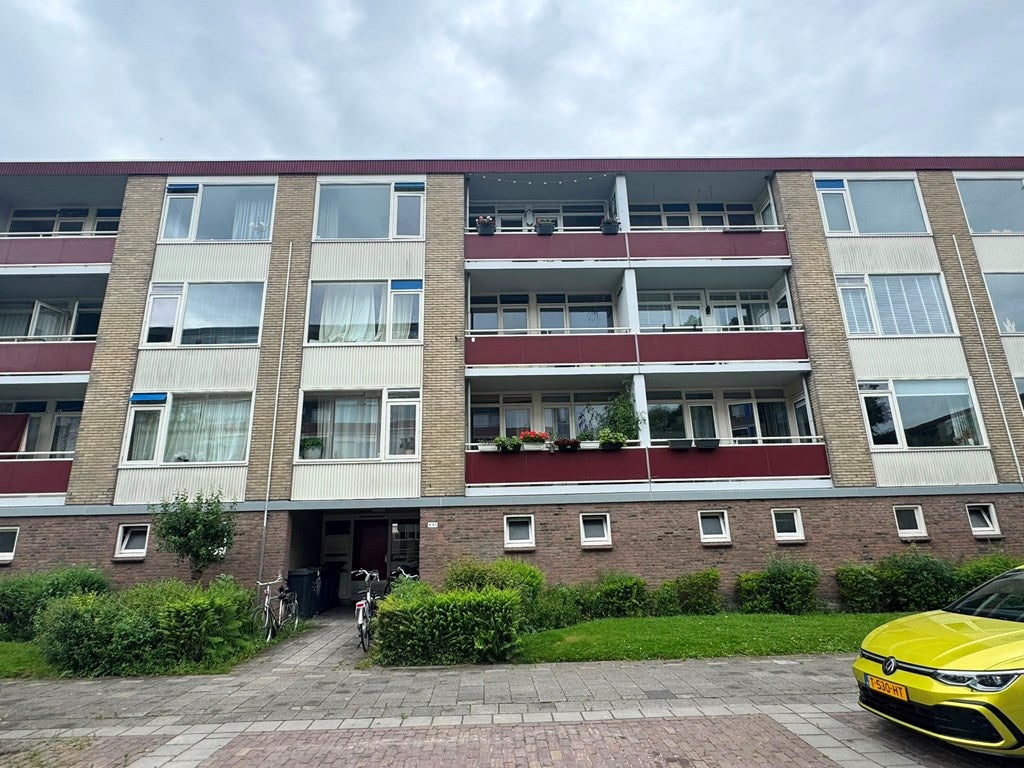Room Plutolaan