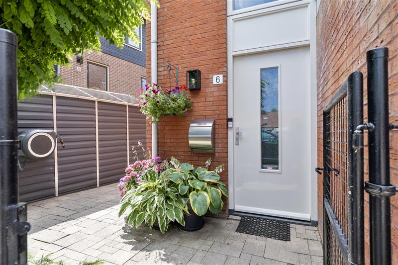 Twee-onder-één-kap te koop: De Landbouw 6, Ursem