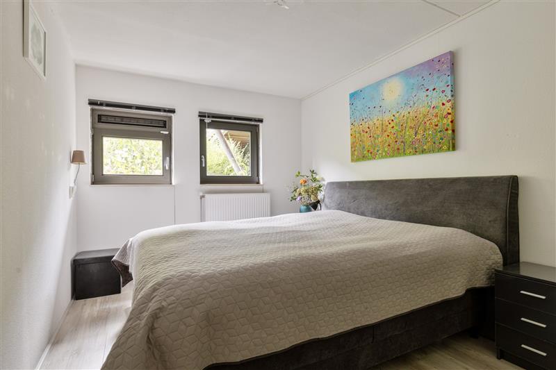 Twee-onder-één-kap te koop: De Landbouw 6, Ursem