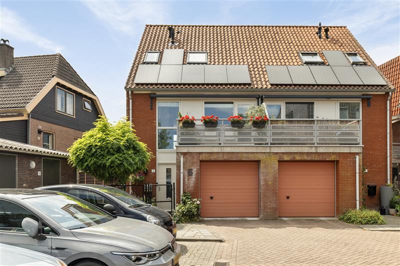 Twee-onder-één-kap te koop: De Landbouw 6, Ursem