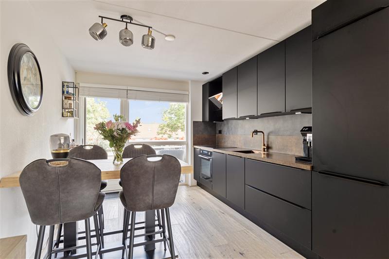 Twee-onder-één-kap te koop: De Landbouw 6, Ursem