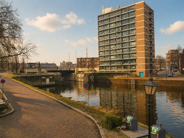 Cuarto sitio Achterhaven en Rotterdam