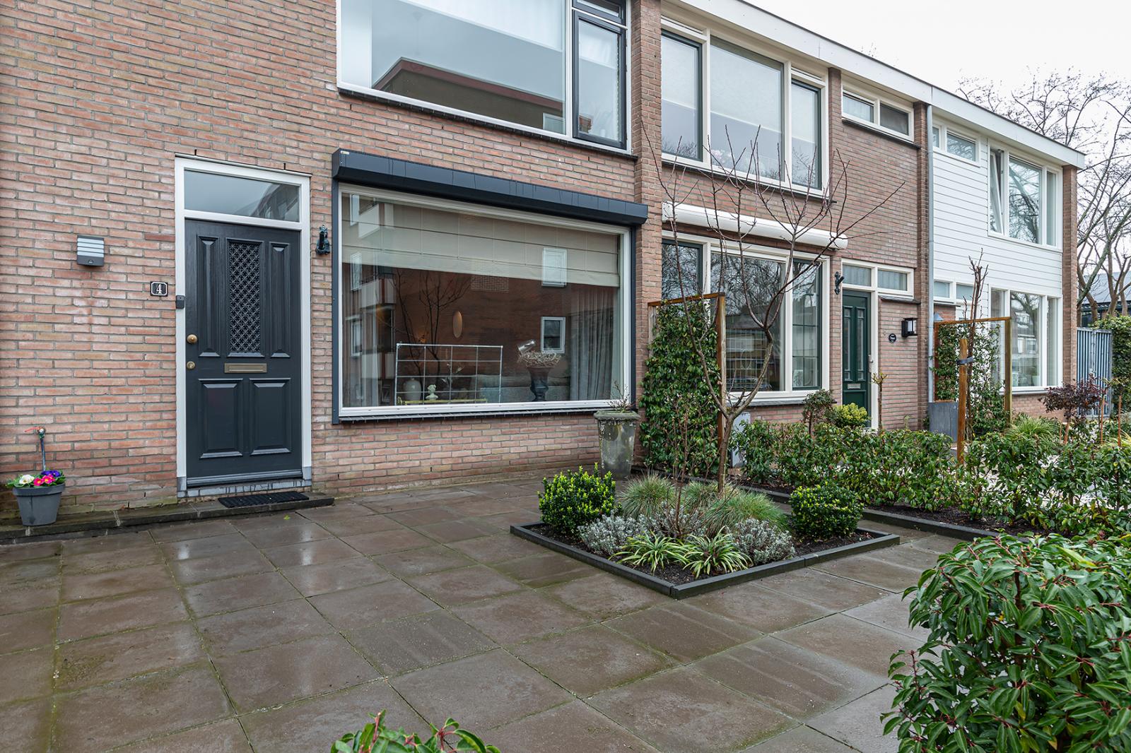 Tussenwoning te koop: Haringvlietstraat 4, Sliedrecht