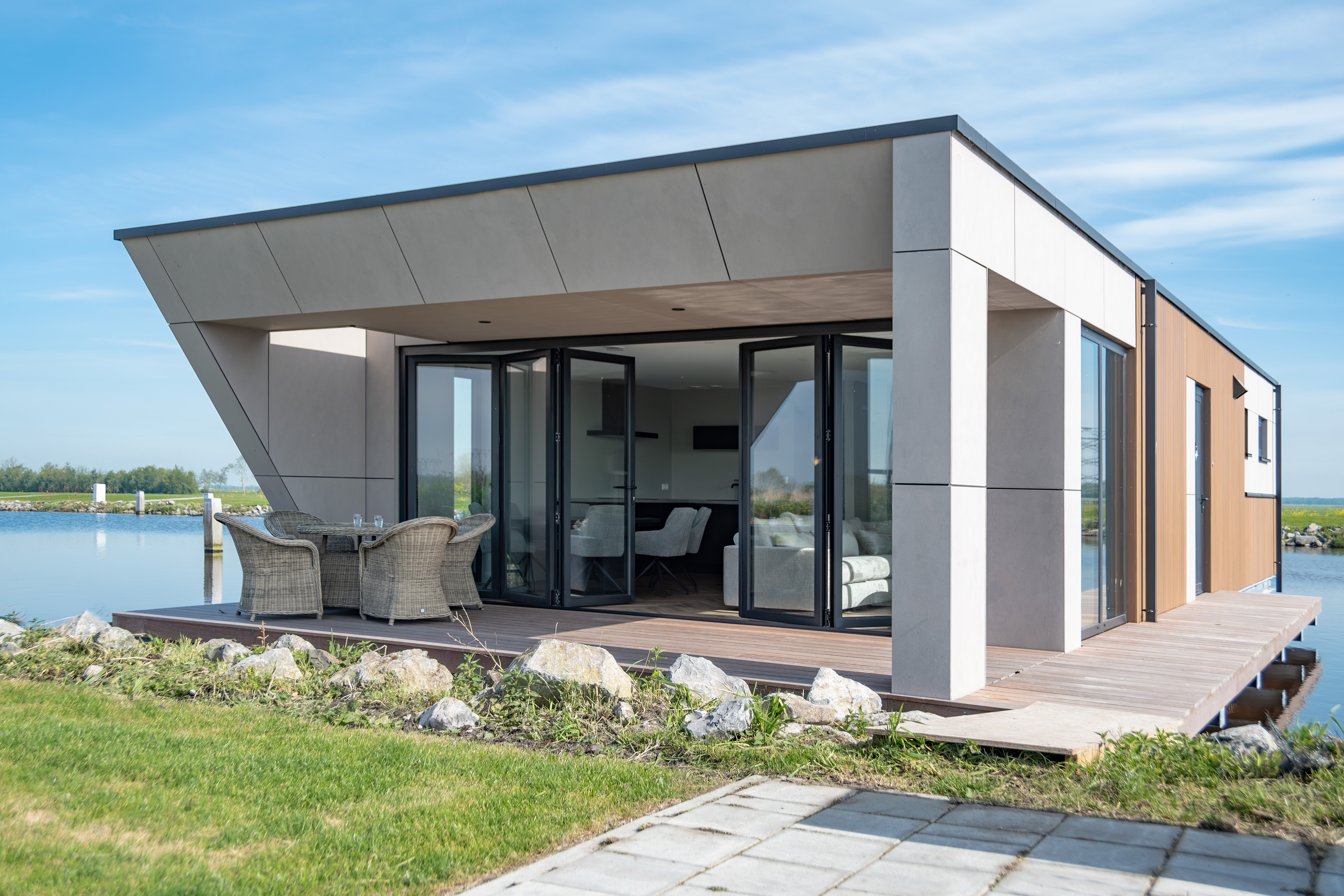 Huis Straatweg 32 0001 in Follega