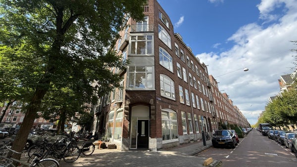 Flat Maarten Harpertszoon Trompstraat 12 3 in Amsterdam