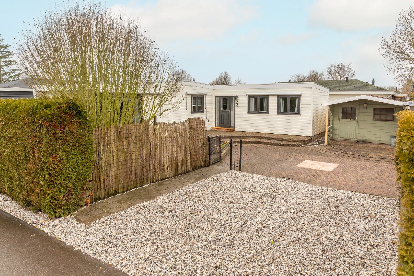 Huis Rijnbandijk 111 56 in Maurik