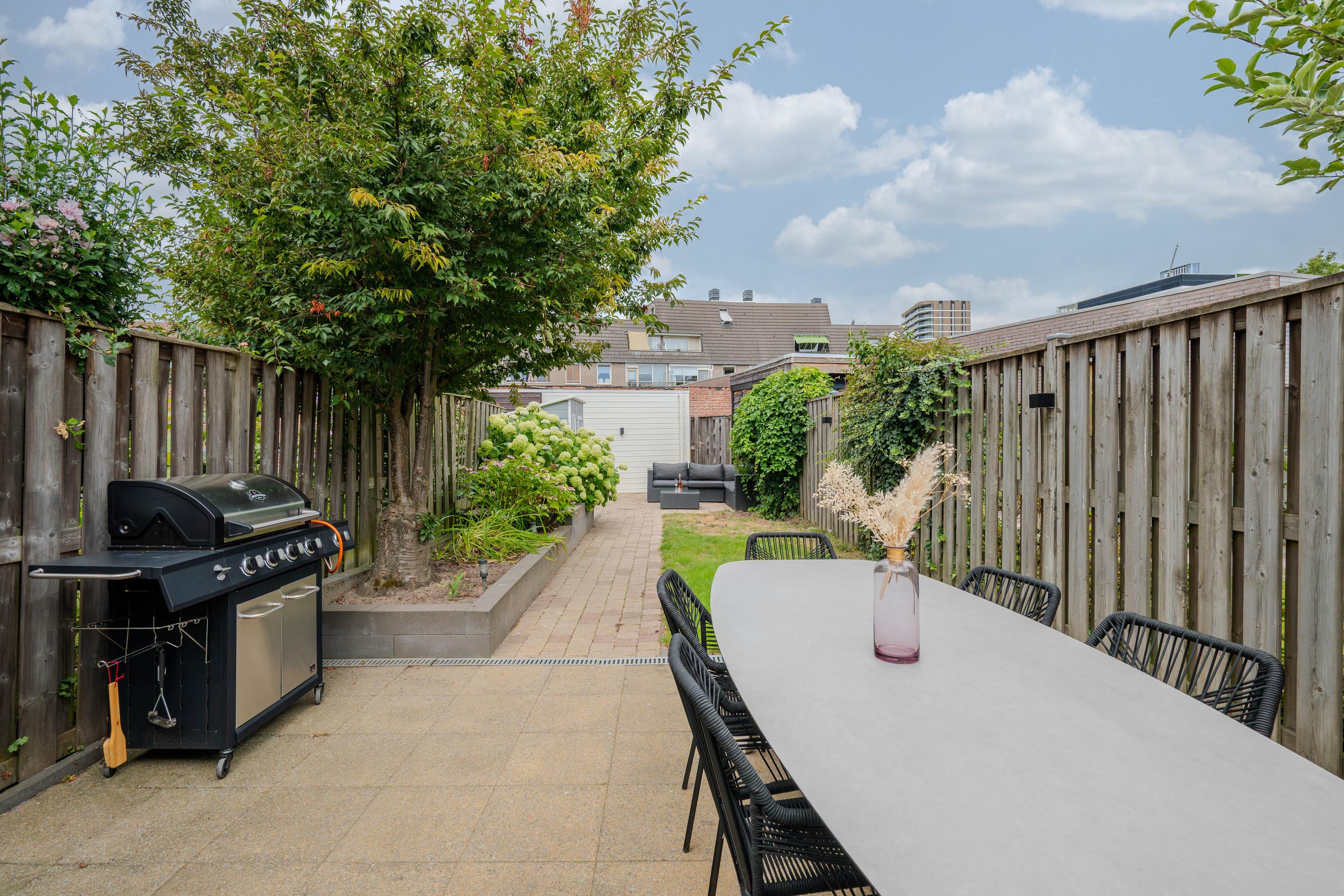 Tussenwoning te koop: Sinselveldhof 4, Venlo
