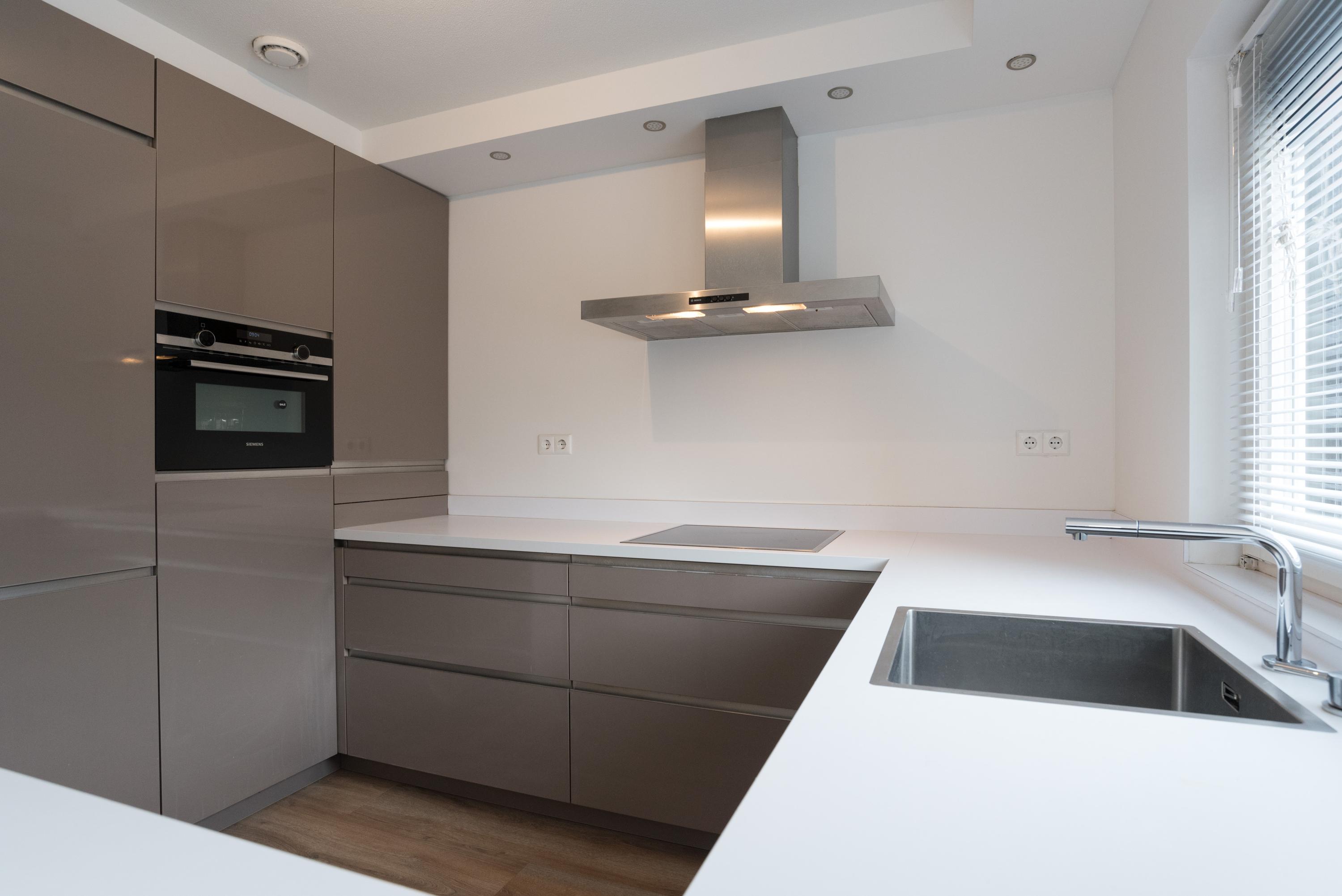 Tussenwoning te huur: Saltholm 1, Zaandam