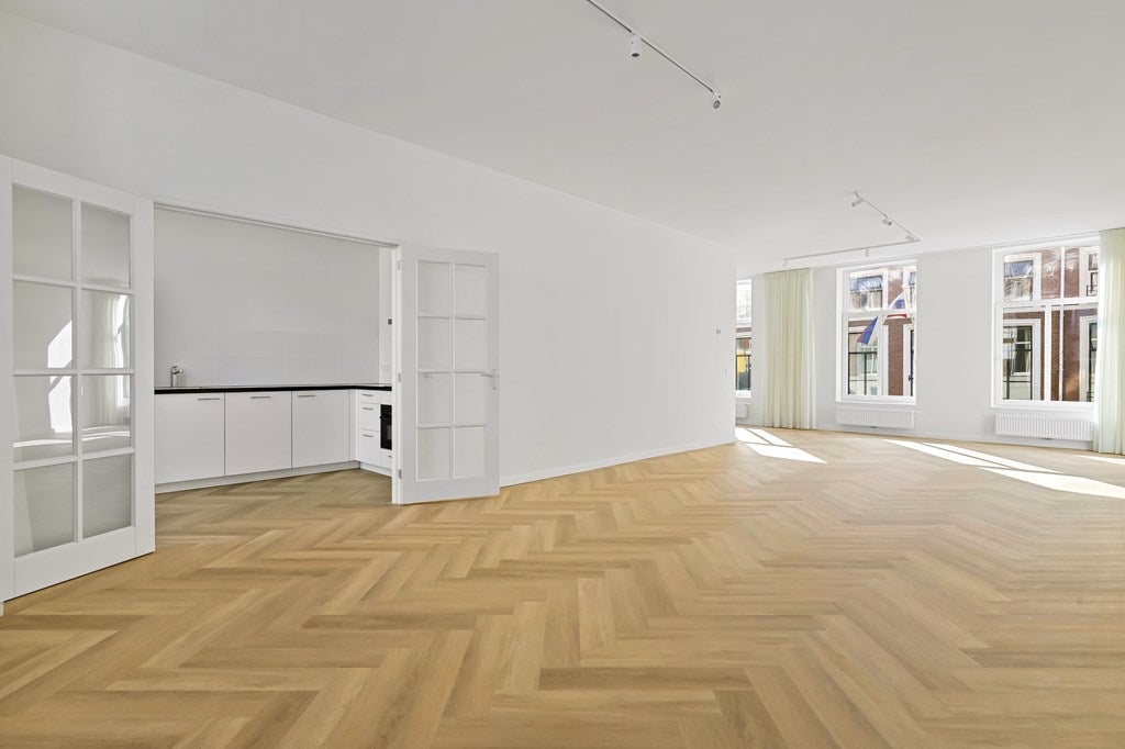 Flat De Ruijterstraat 49