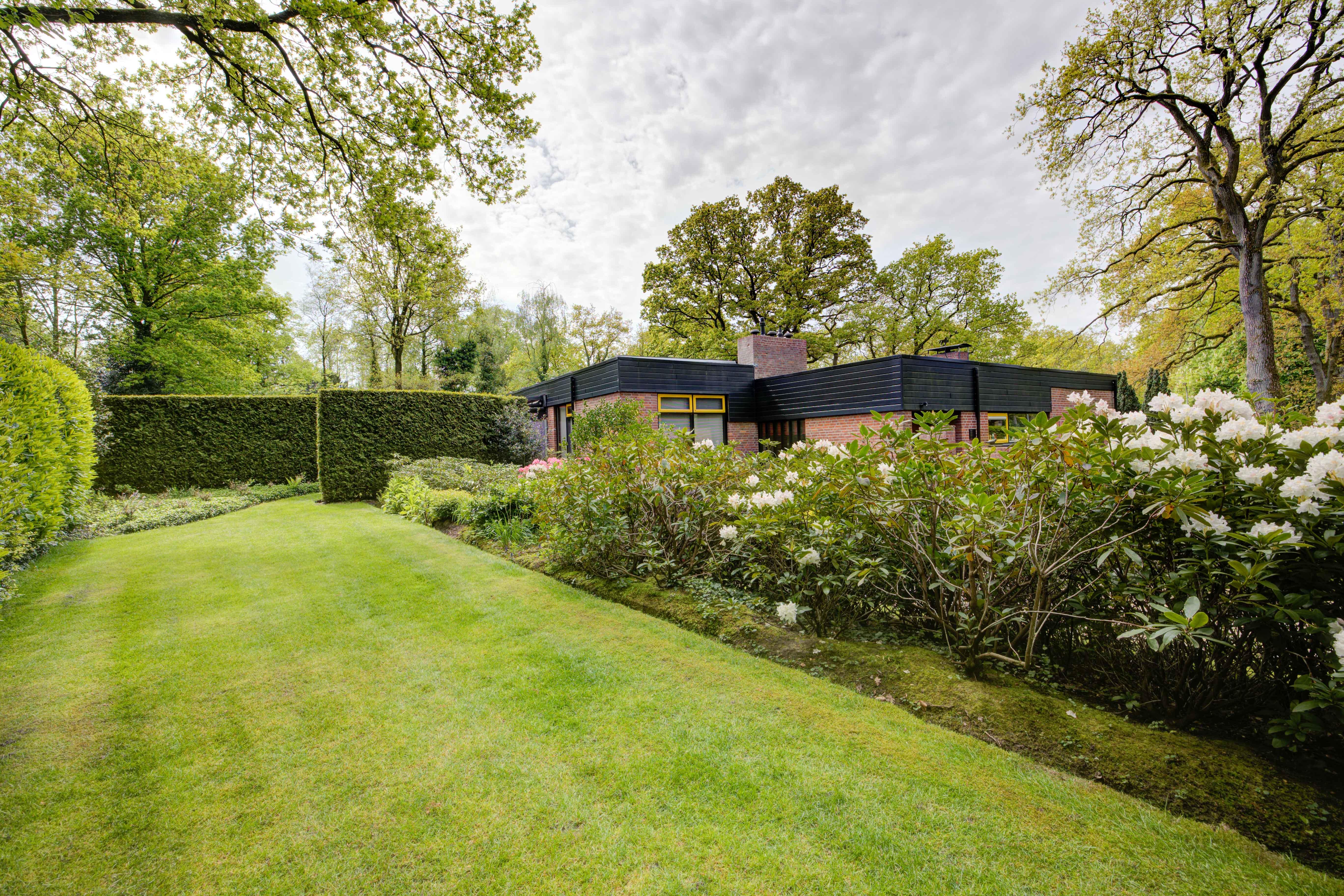 Huis Oude Meerdijk 151 in Emmen