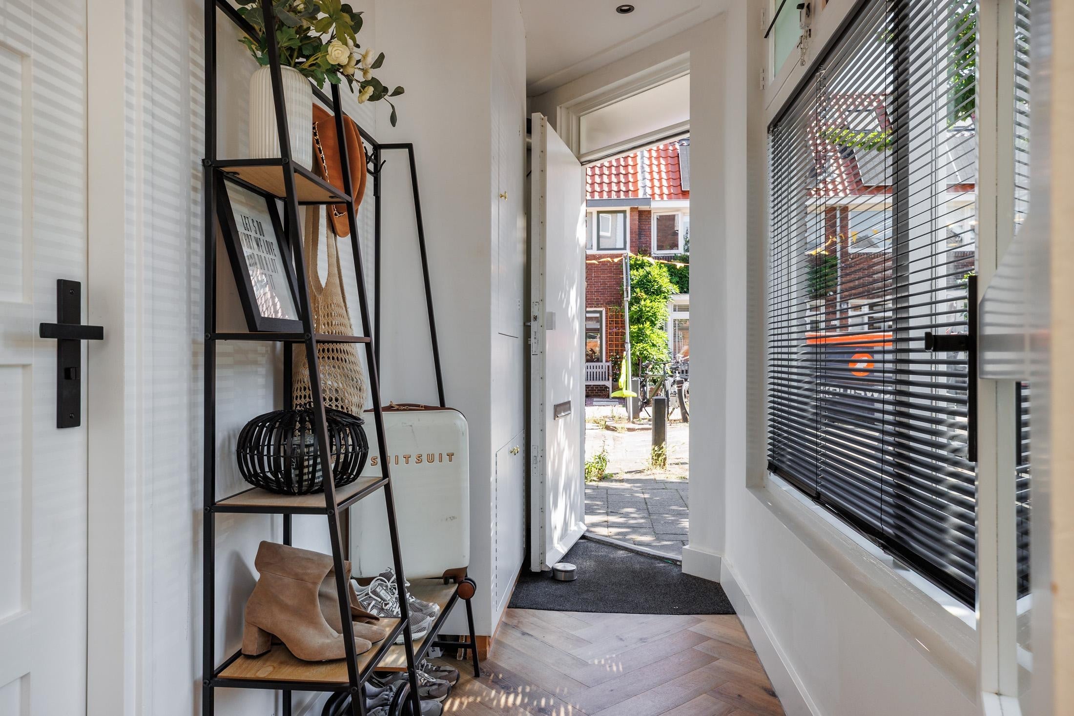 Tussenwoning te koop: St.-Winfridusstraat 56, Utrecht