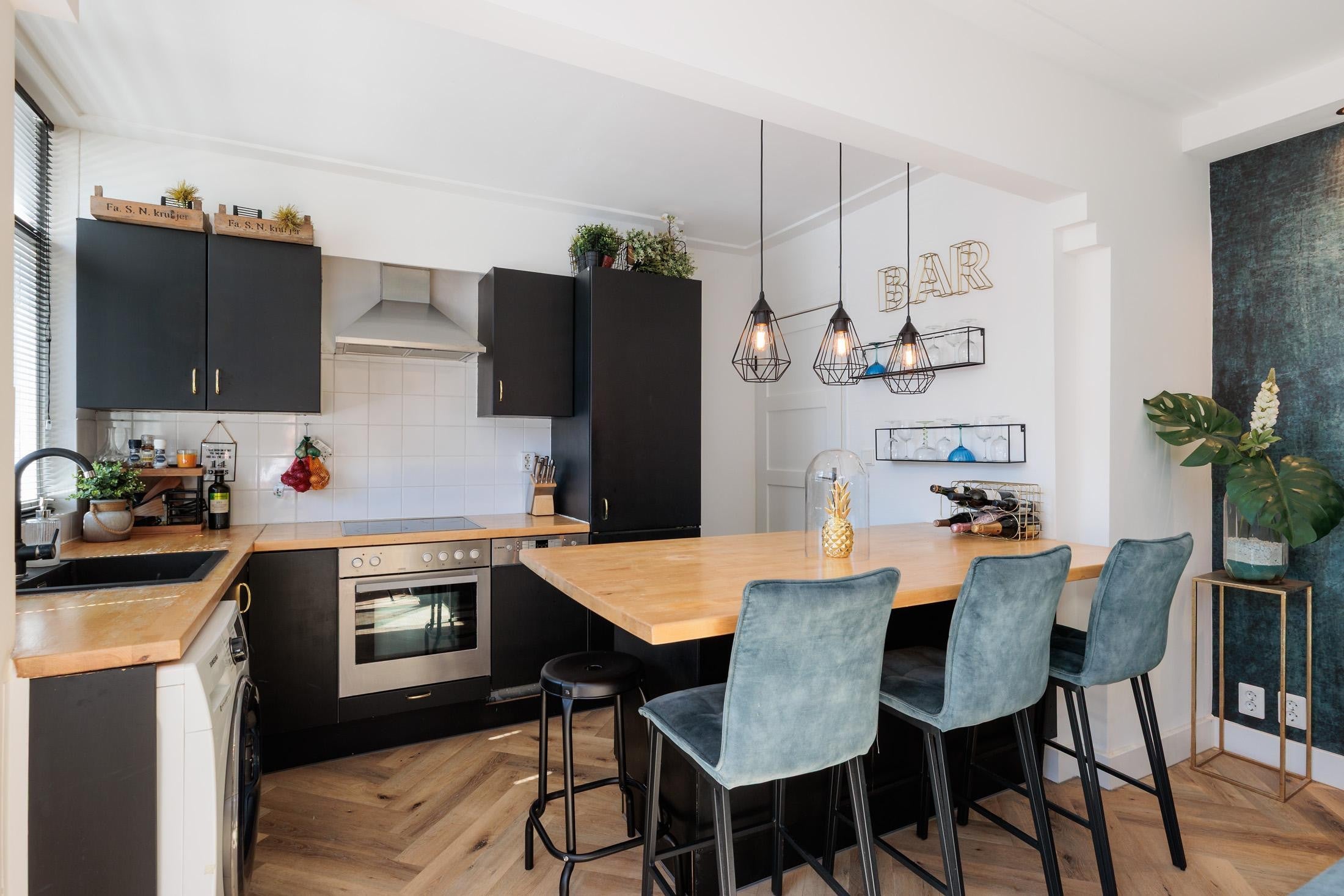 Tussenwoning te koop: St.-Winfridusstraat 56, Utrecht