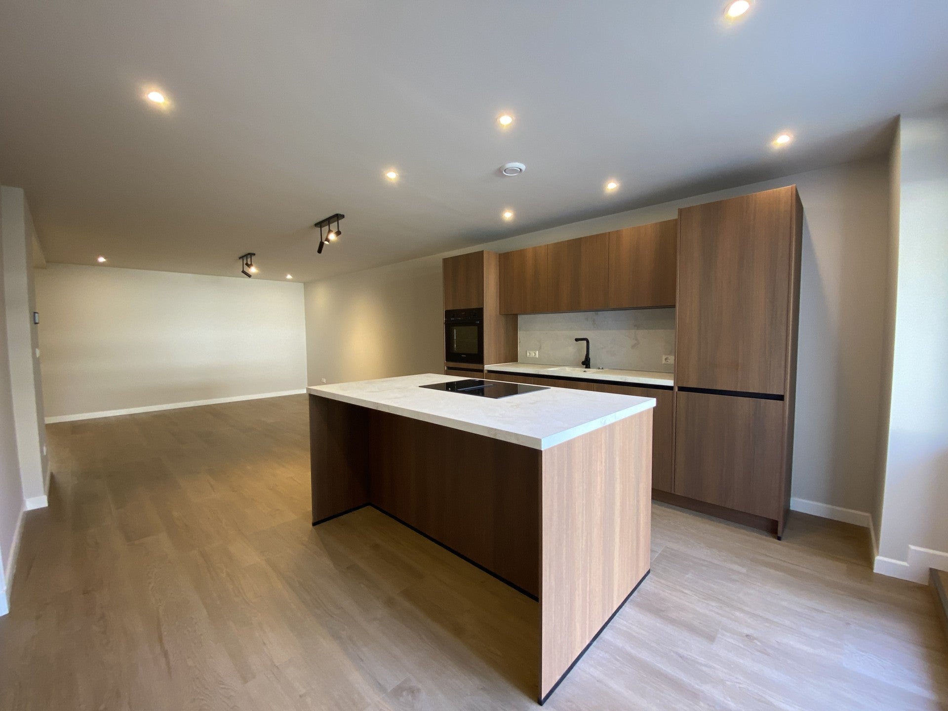 Woning te huur: Dirk Hoogenraadstraat, 'S-Gravenhage