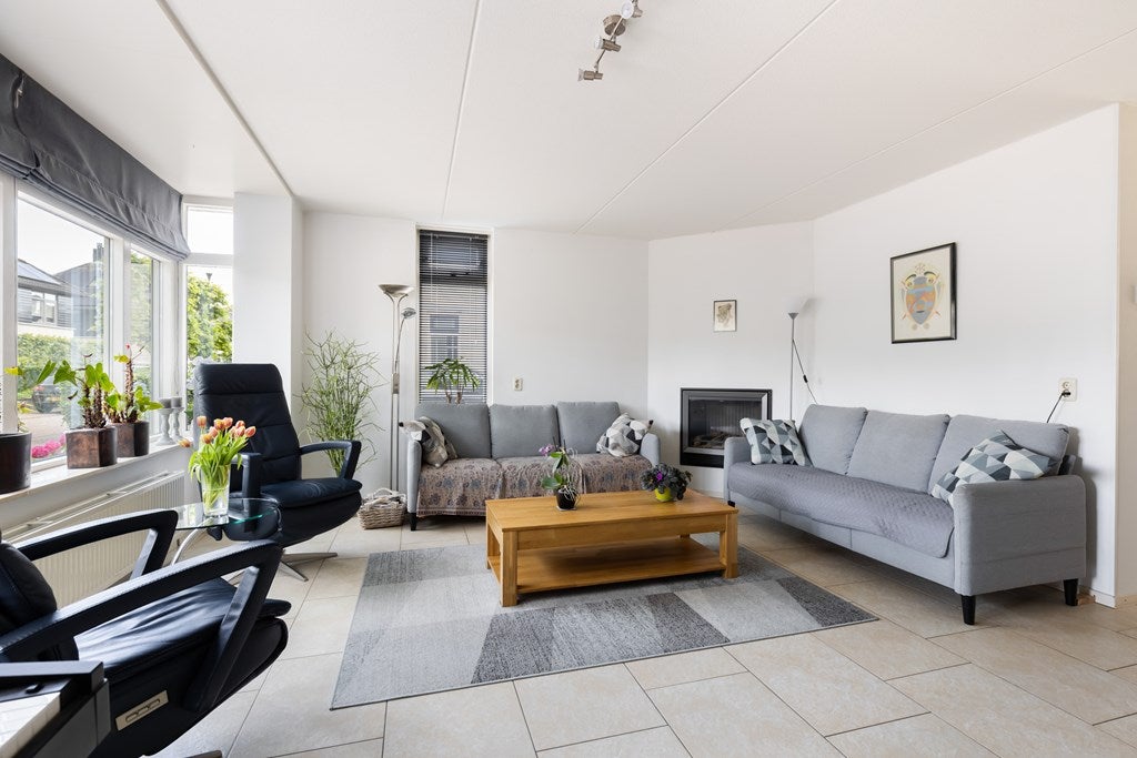 Tussenwoning te koop: Van Hamallaan 27, Renswoude