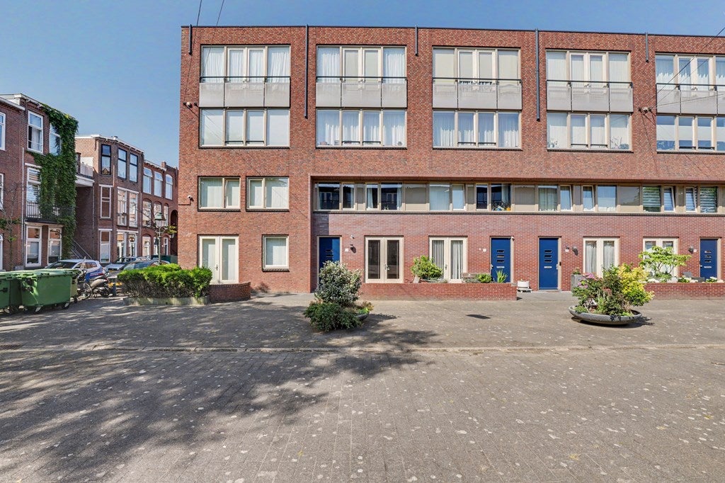 Appartement Madame Curieplein 12 in Den Haag