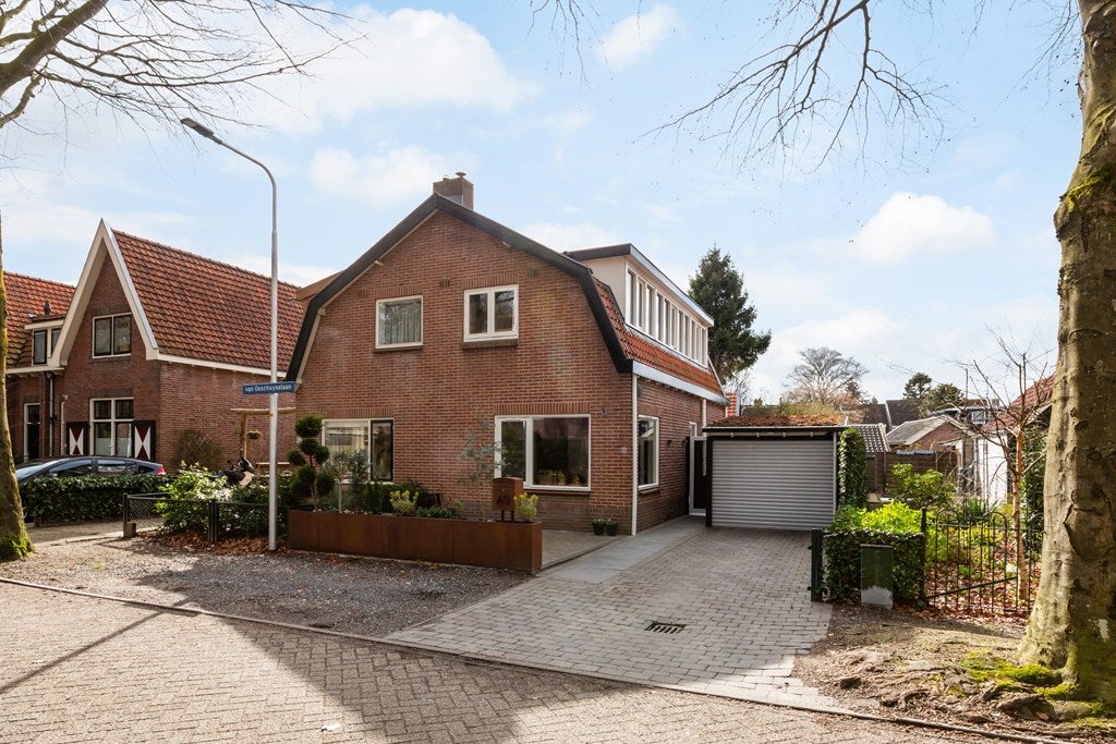 Huis van Oosthuyselaan 69 in Driebergen-Rijsenburg