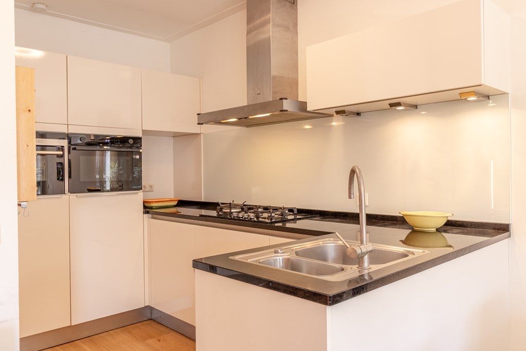 Appartement te huur: Sumatrastraat 207F, Amsterdam