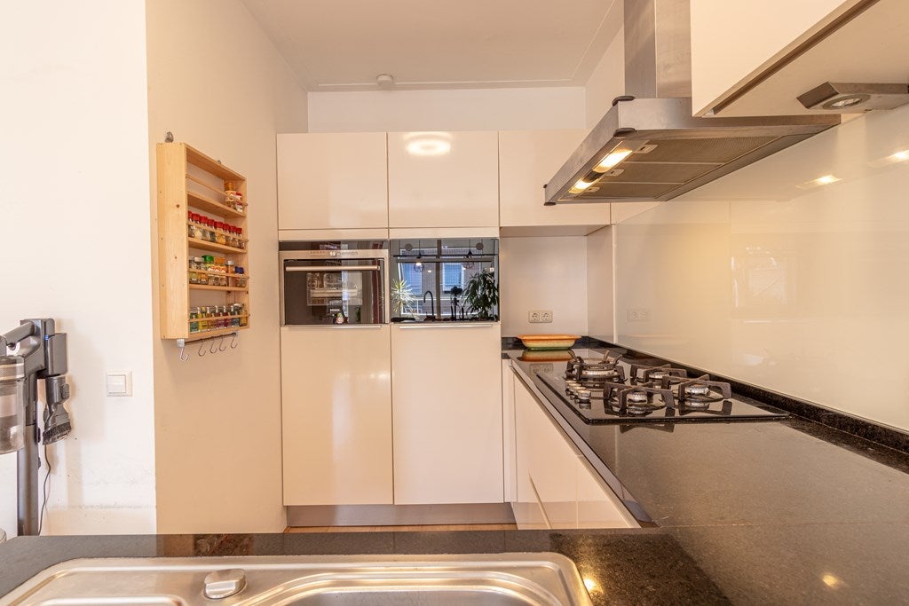 Appartement te huur: Sumatrastraat 207F, Amsterdam