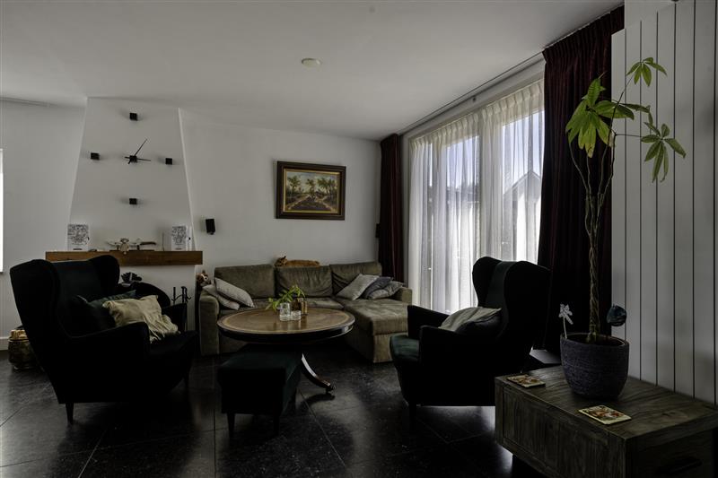 Hoekwoning te koop: Schoolstraat 6, Oosthuizen
