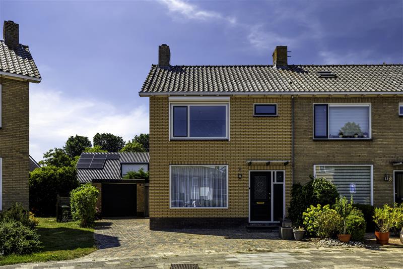 Huis Schoolstraat 6 in Oosthuizen