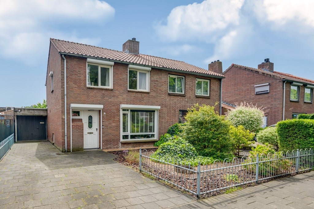 Huis Pastoor Gillisstraat 135 in Rijen