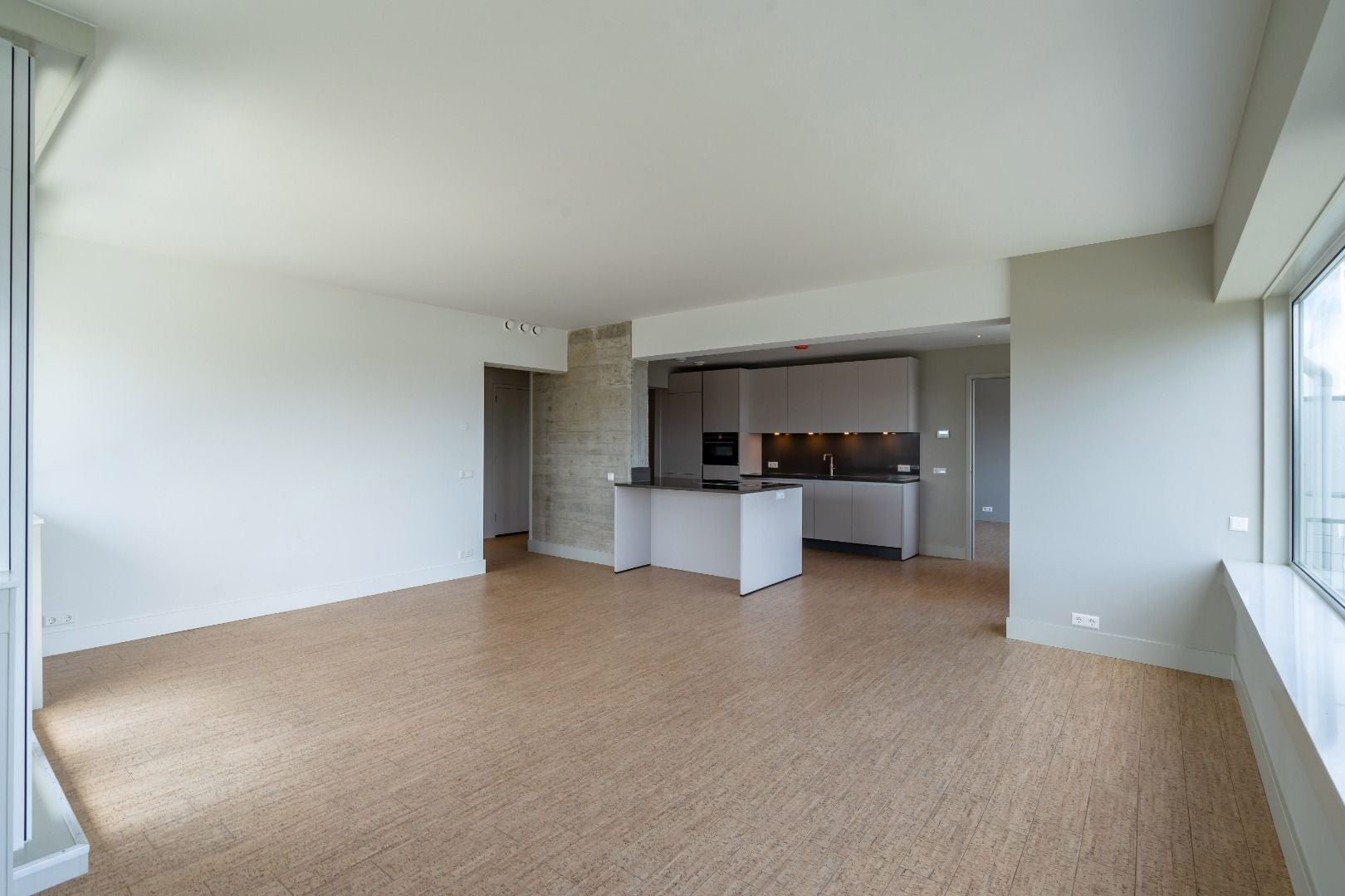 Woning te huur: Kruiskade, Rotterdam