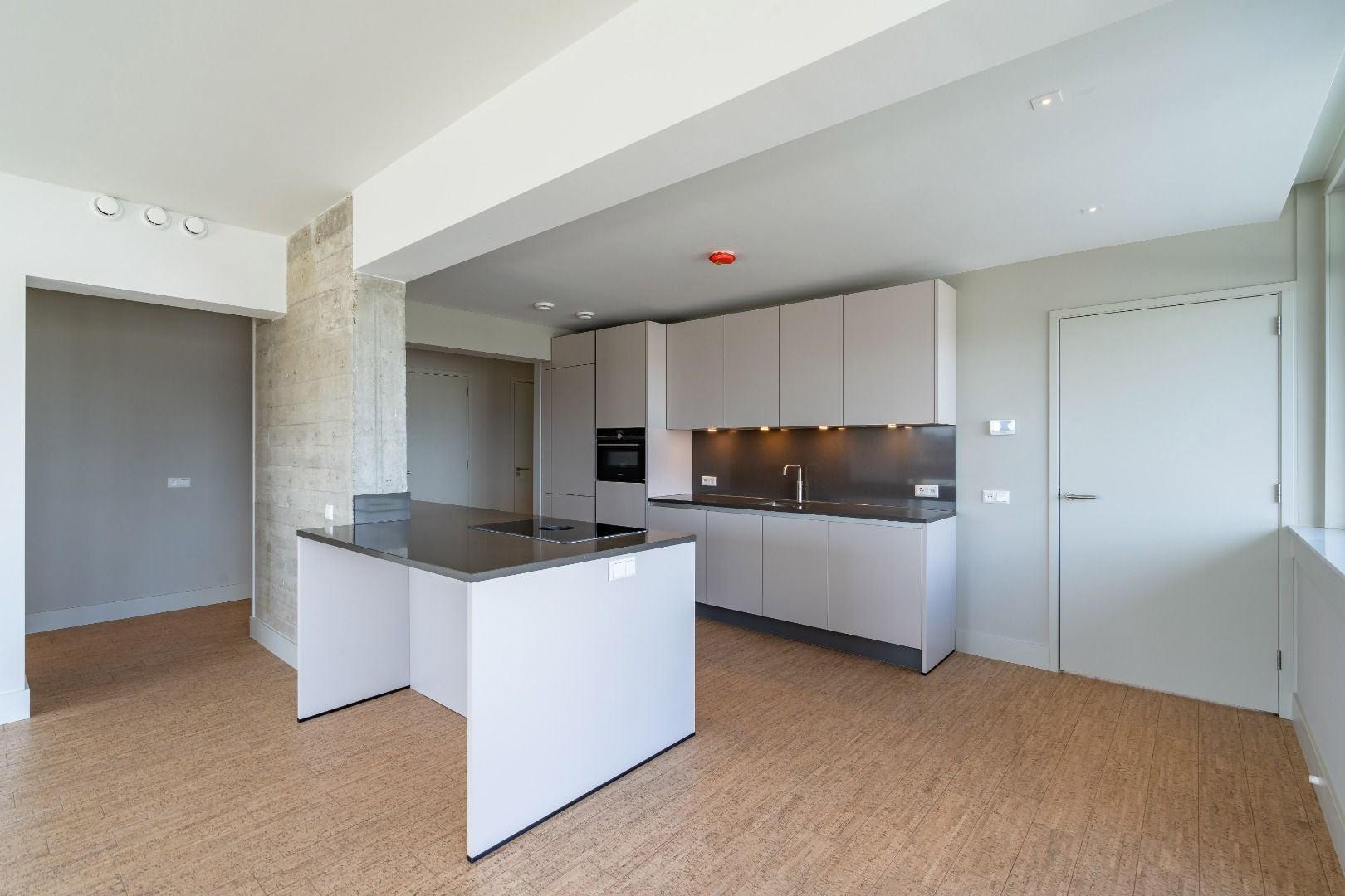 Woning te huur: Kruiskade, Rotterdam