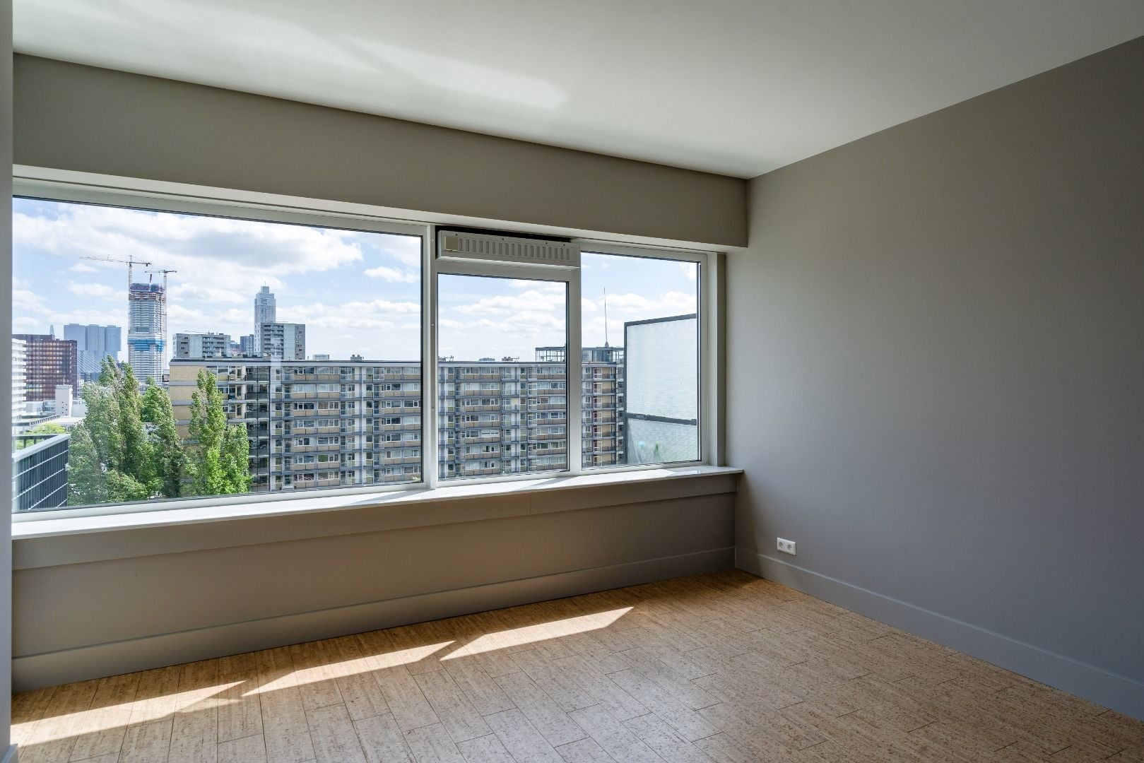 Woning te huur: Kruiskade, Rotterdam