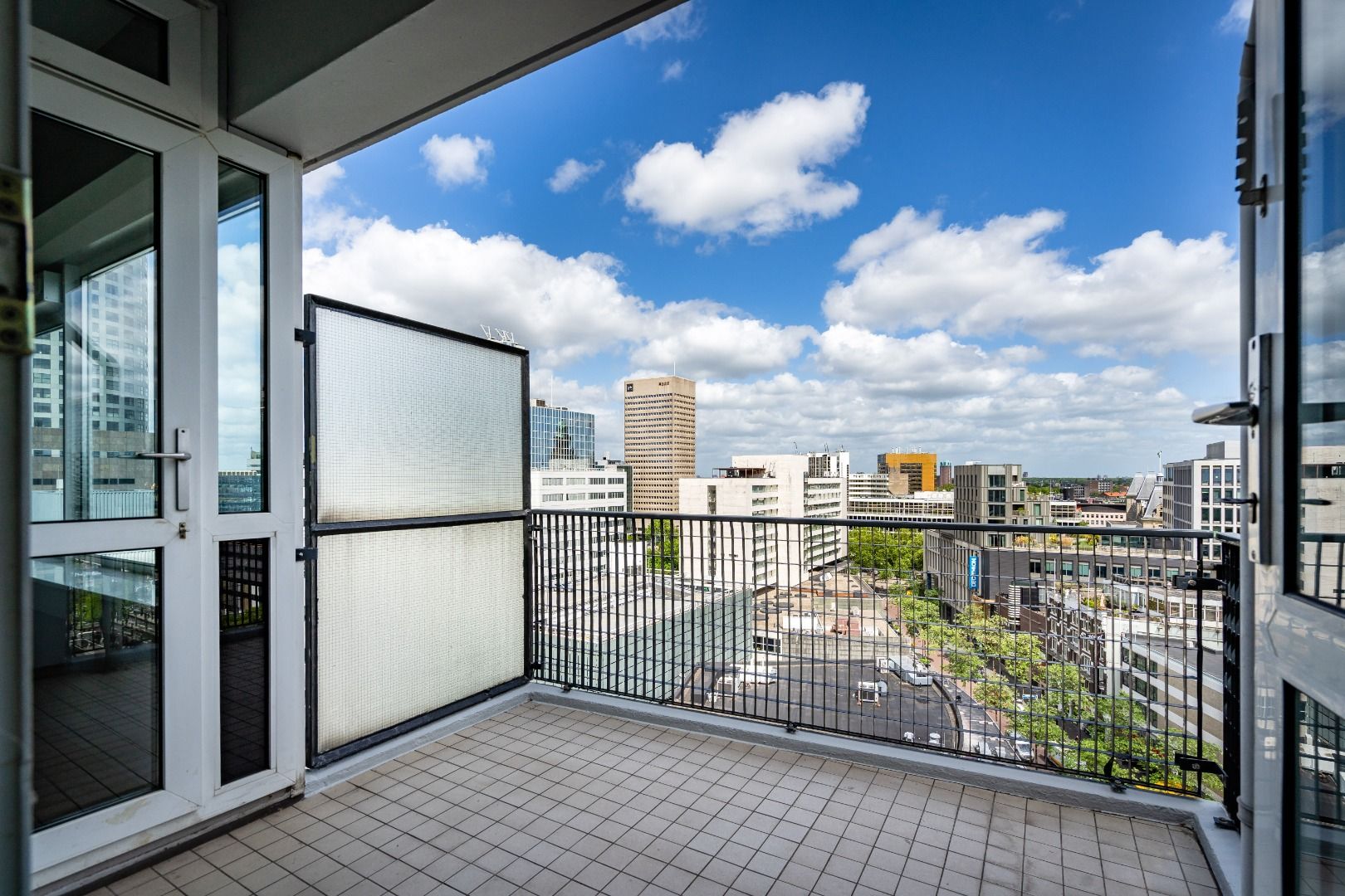 Woning te huur: Kruiskade, Rotterdam