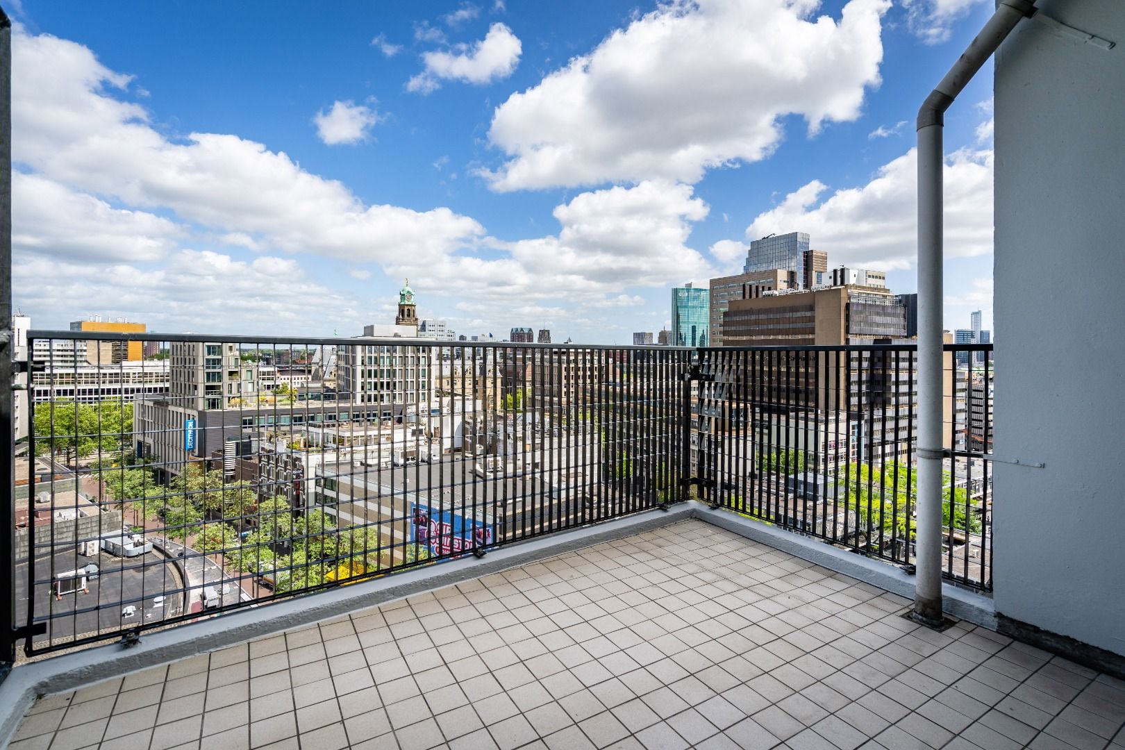 Woning te huur: Kruiskade, Rotterdam