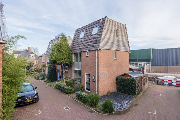 Huis te koop Bloemendaalselaan 4 in Leiderdorp voor € 519.000