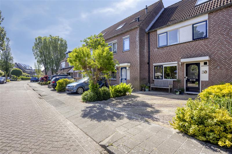 Huis Zwaluwtong 30 in Monnickendam