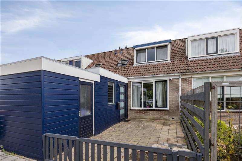 Huis Balkweiterhoek 71 in Zwaagdijk-West