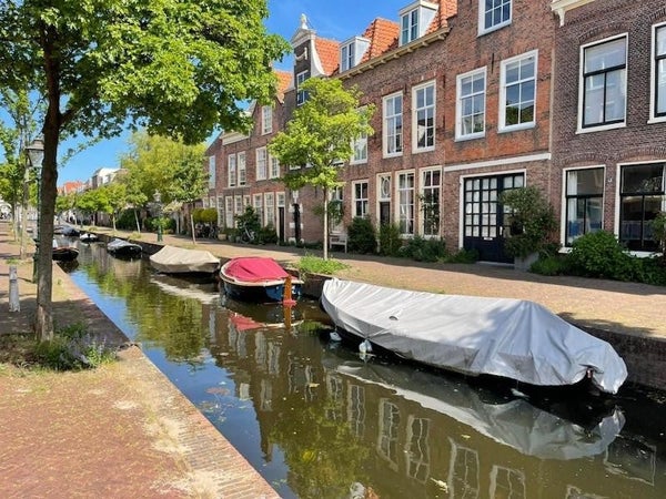 studios for rent on Doelensteeg