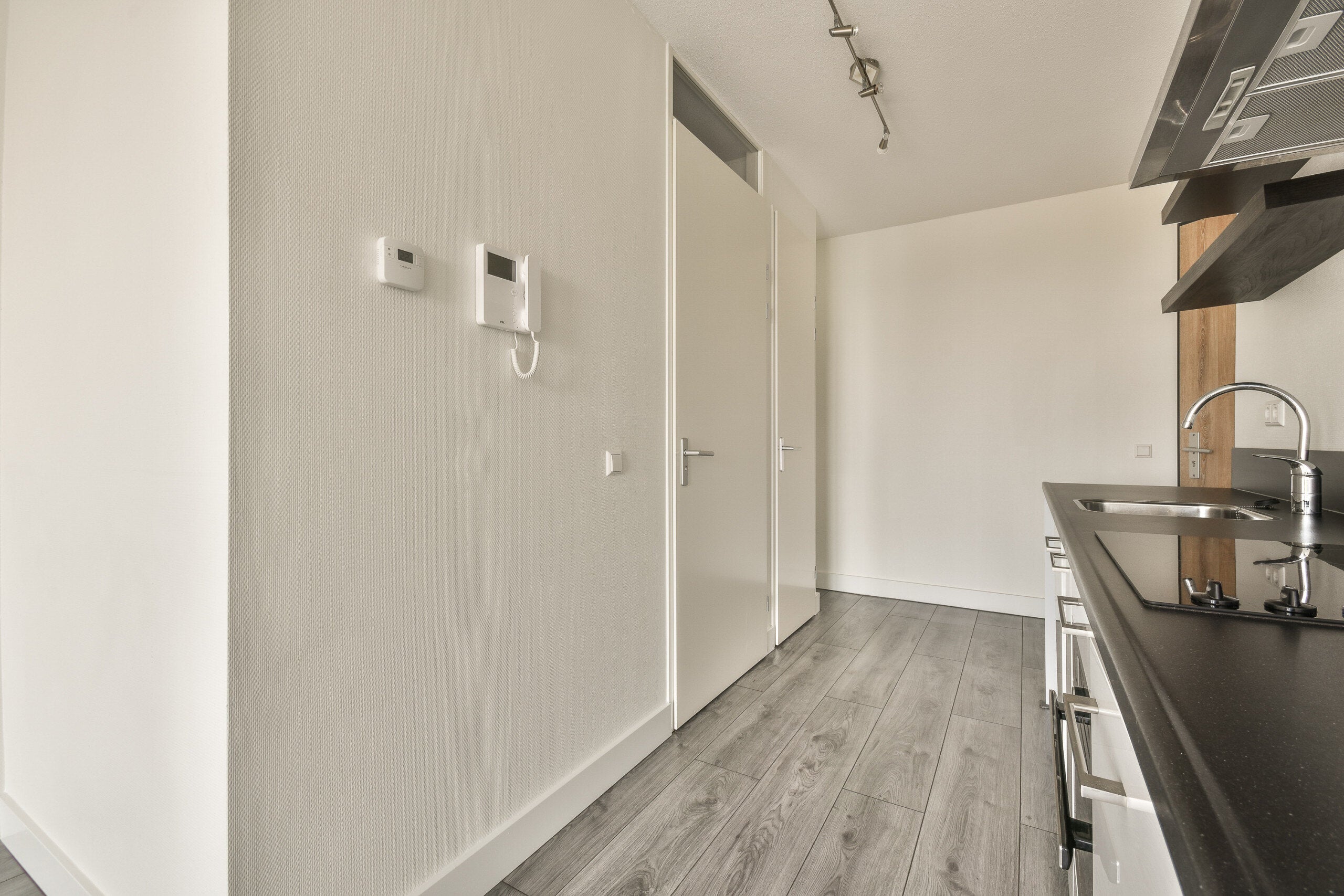 Studio te huur: Waldorpstraat 1268, 'S-Gravenhage